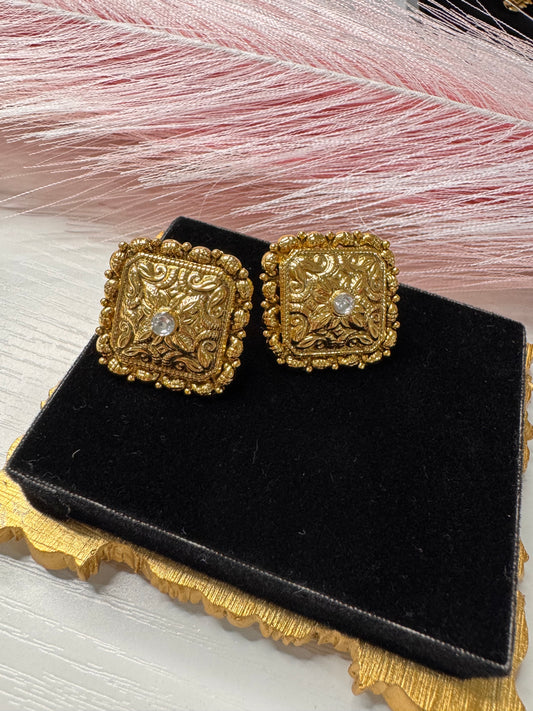 FMC425 - Antique Gold Plated Stud Earrings