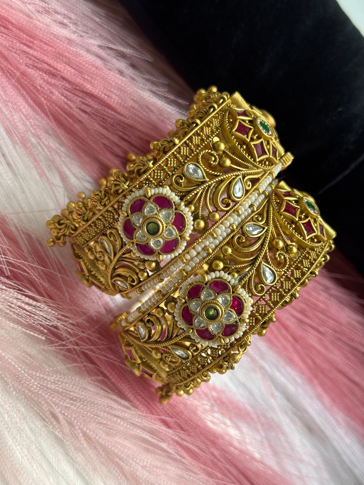 FMC2909 - Rajwada Style Pachi Kundan Kangan