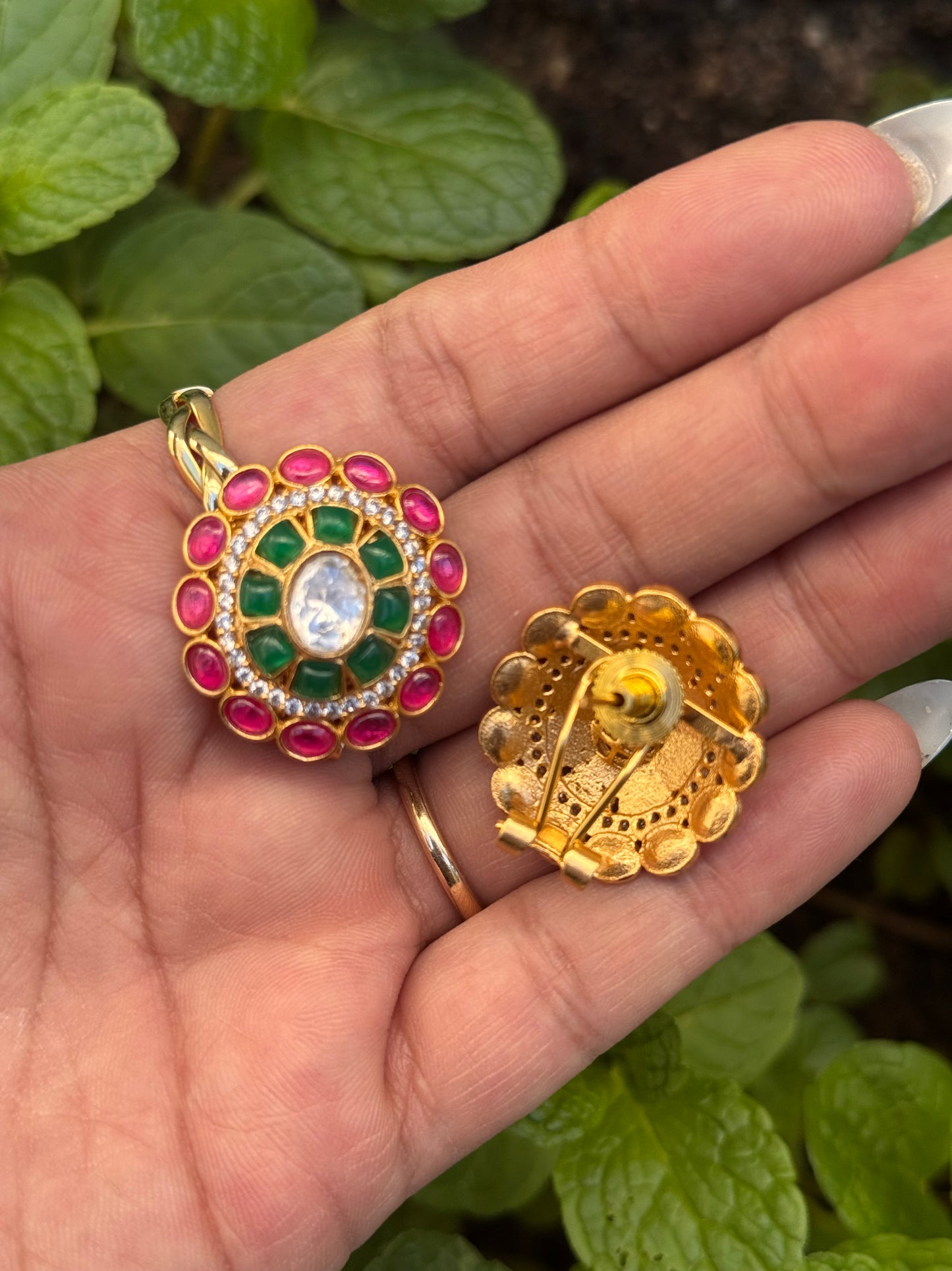 FMC780 - Elegant Stud Earrings