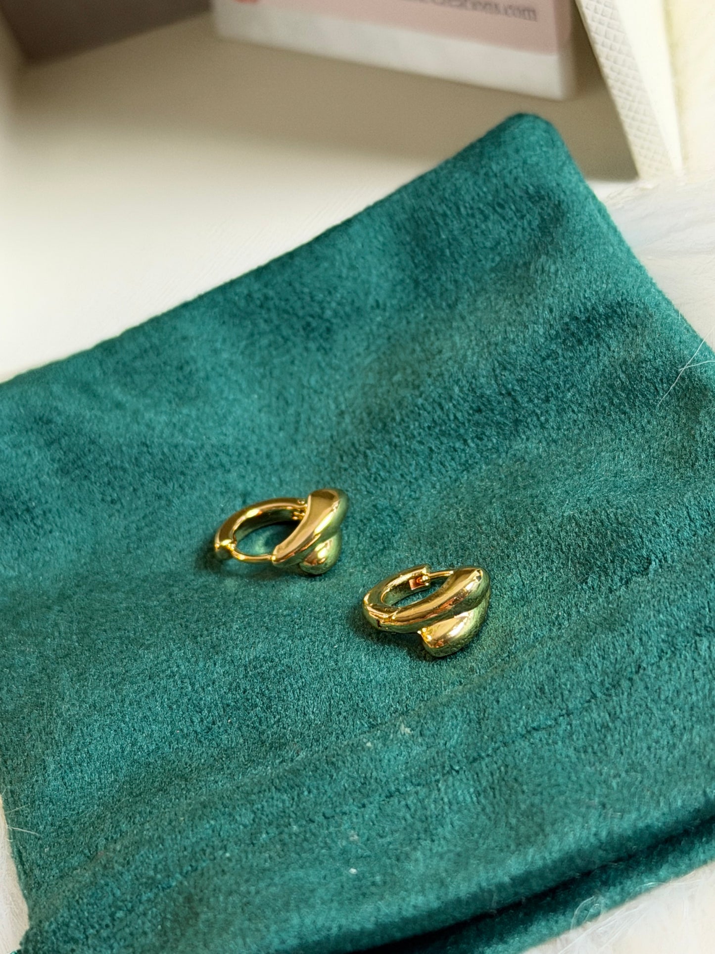 FMC511 - Gold Plated Hoops