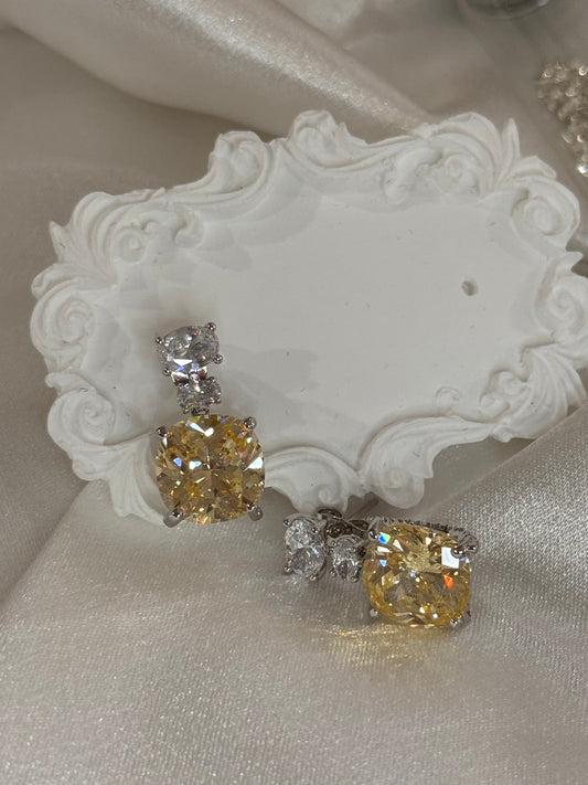 FMC943 - WGP Diamond Like Stud Earrings