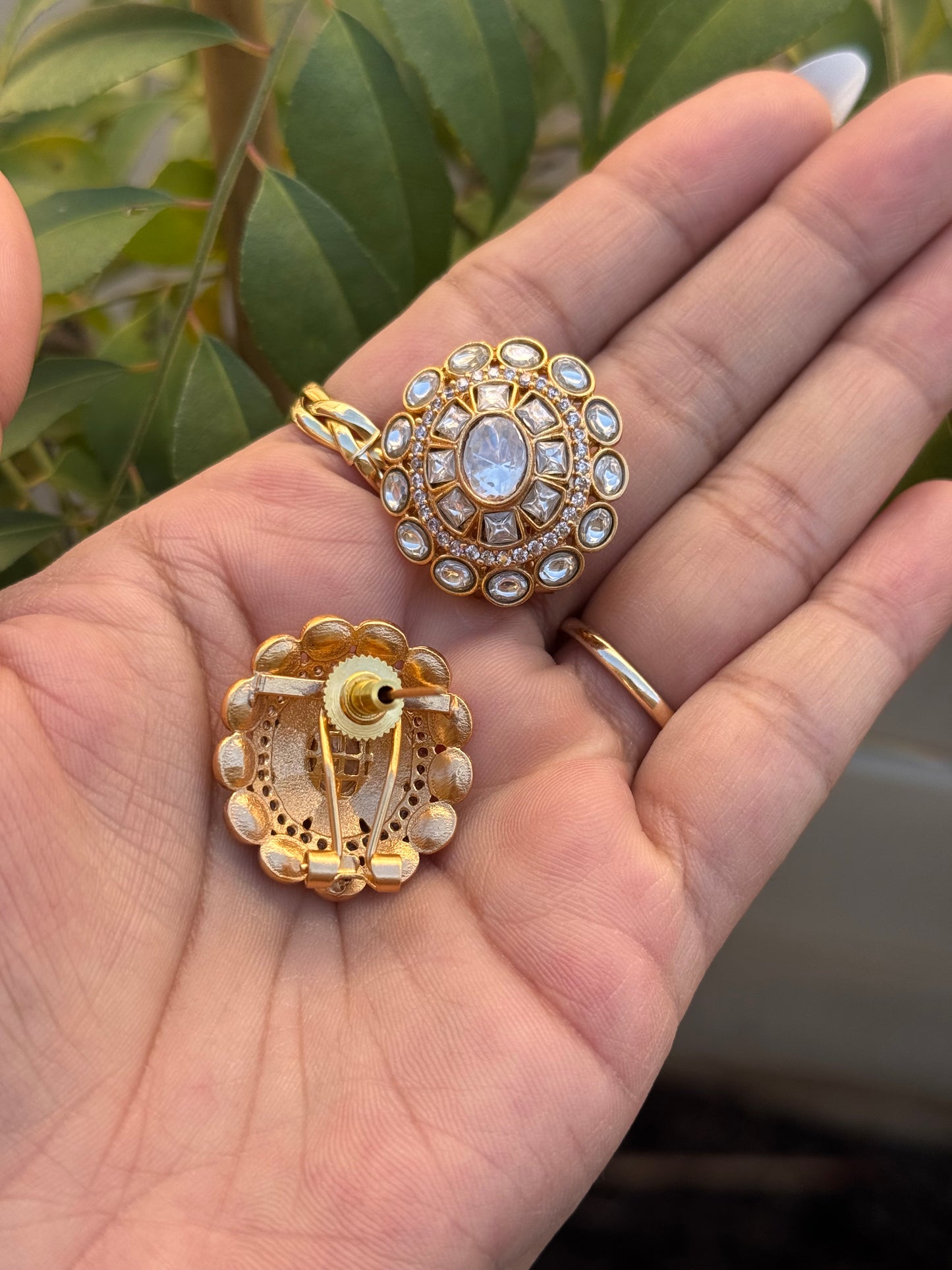 FMC780 - Elegant Stud Earrings