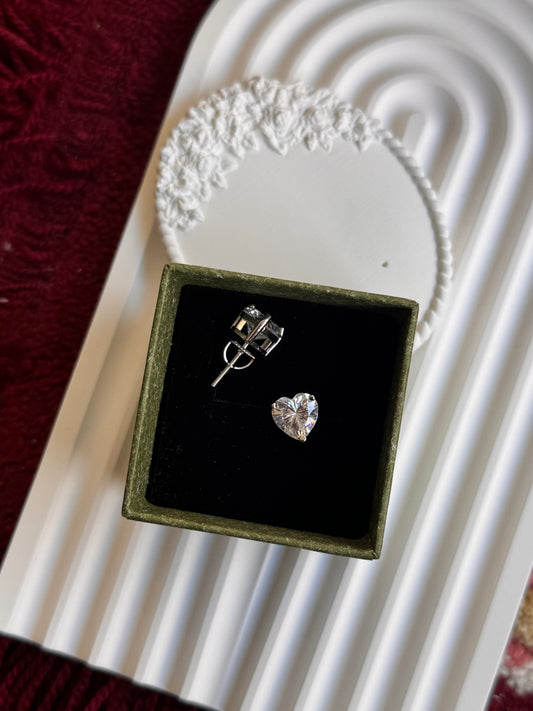 FMC505 - WGP Solitaire Style Studs