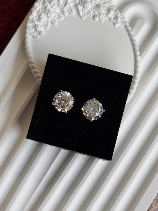FMC500 - Solitaire Style Studs