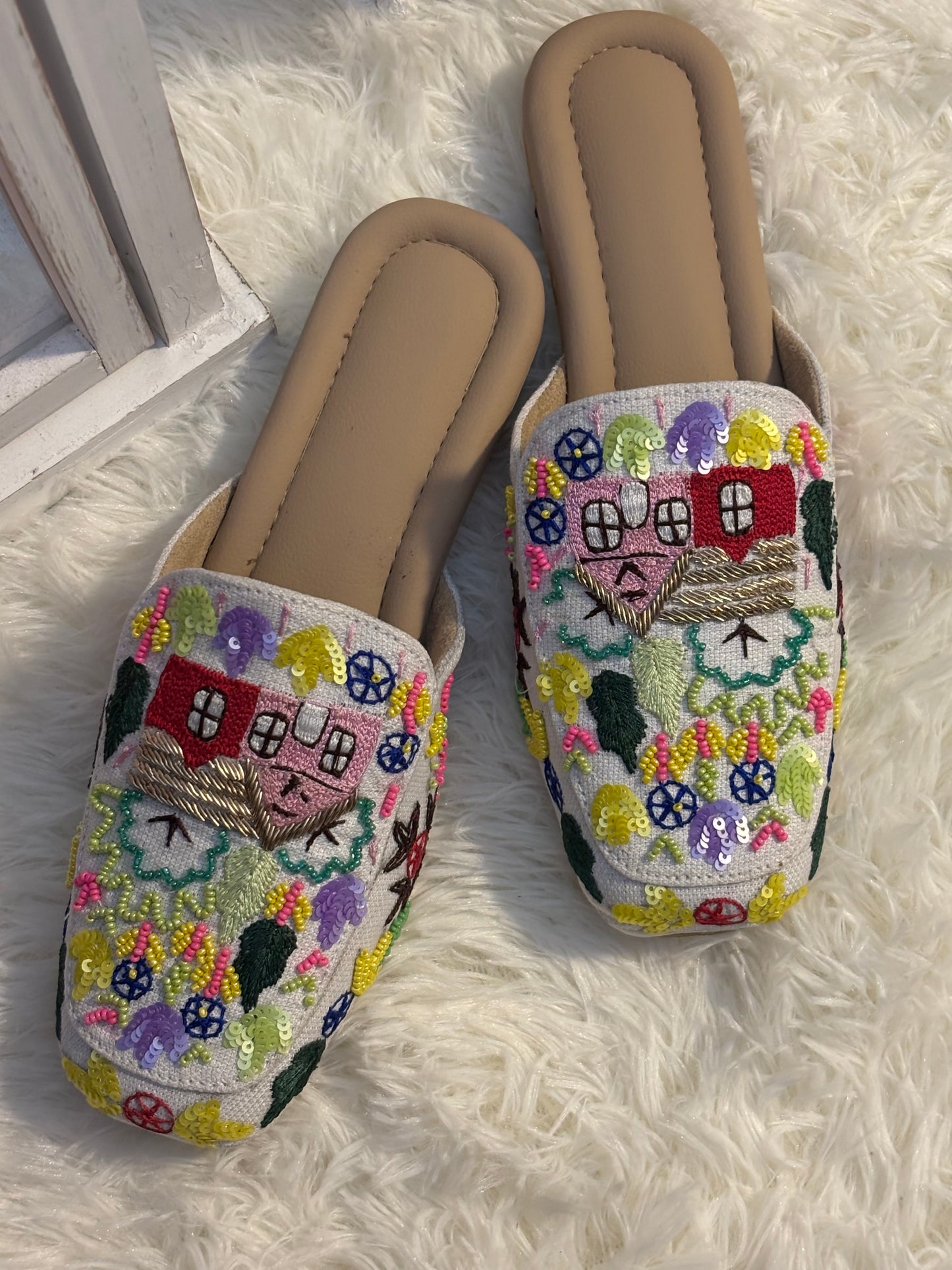FMC4002 - Hand Embroidered Heels (short)