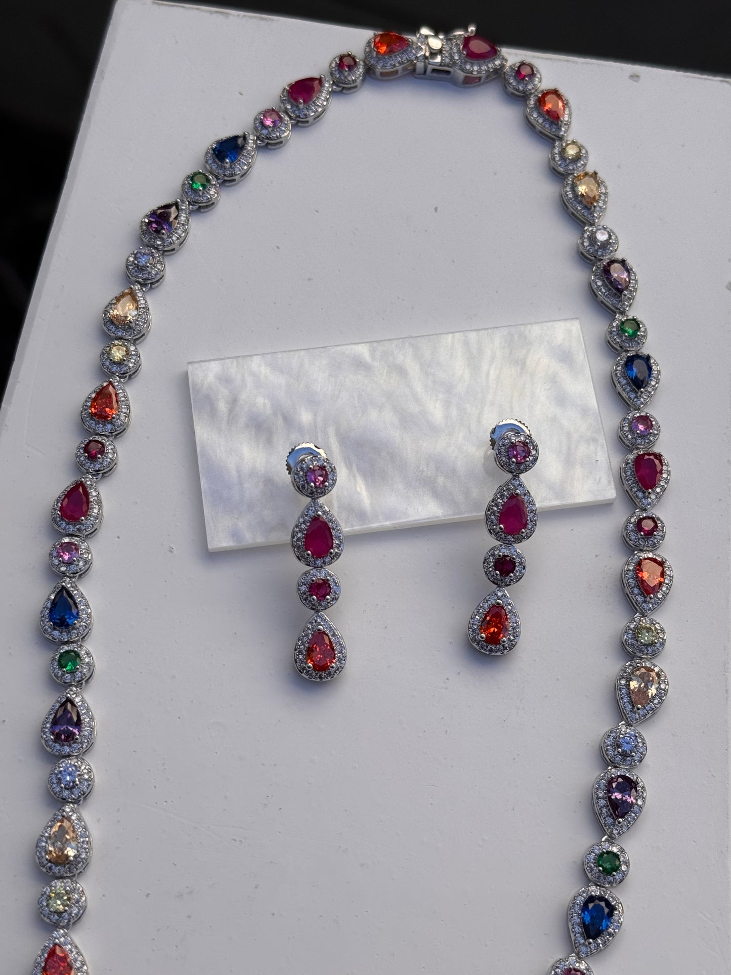 FMC2987 - Swarovski Necklace