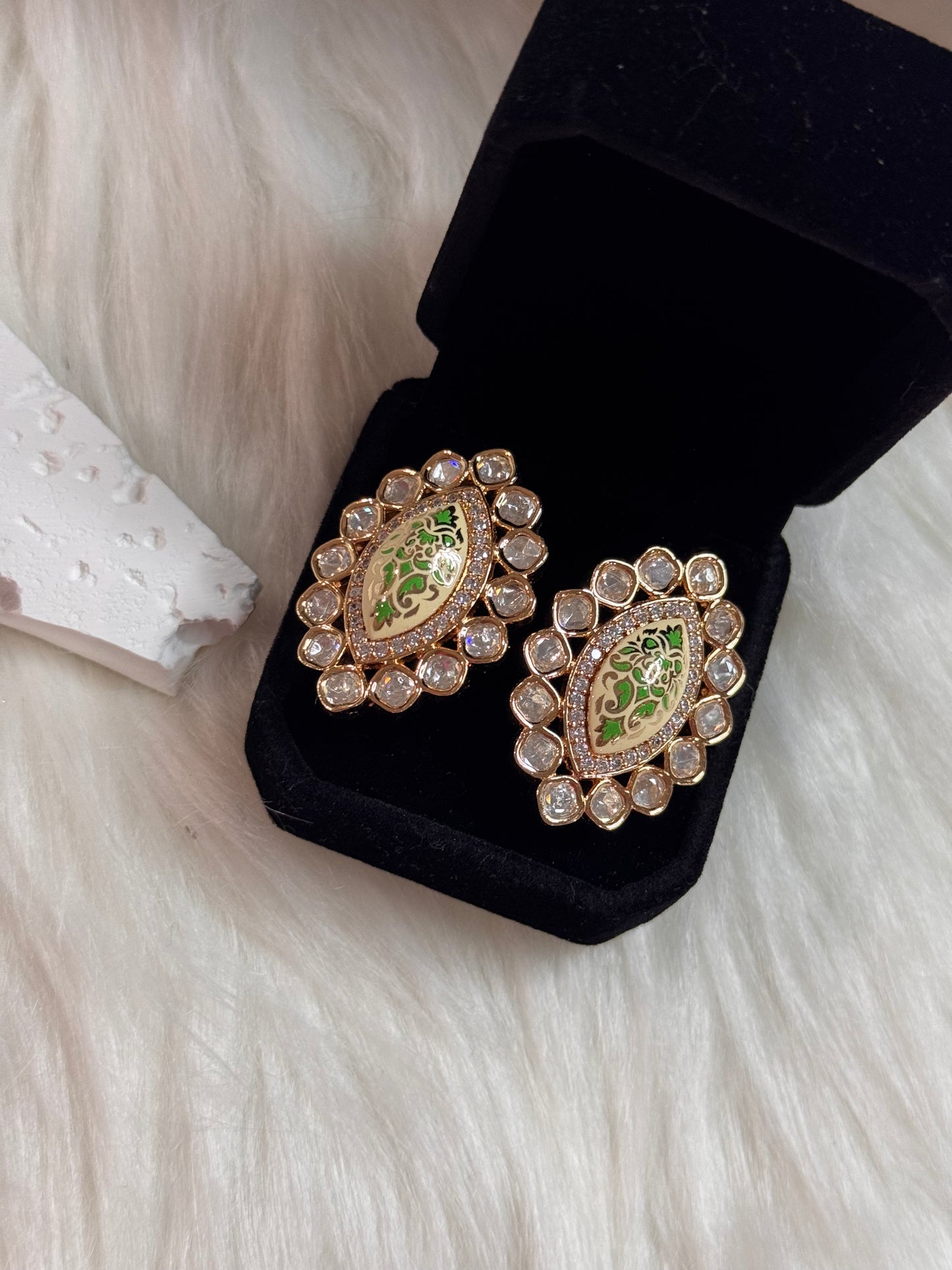 FMC864 - Uncut Kundan Stud Earrings