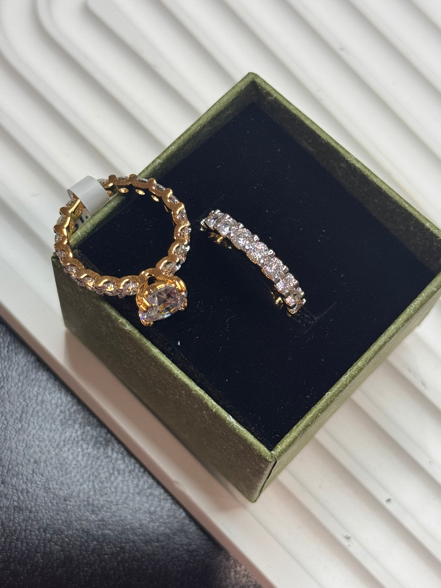 FMC879 - WGP Golden Ring & Band