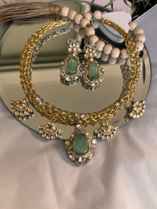 FMC2580 - Pachi Kundan Hasali