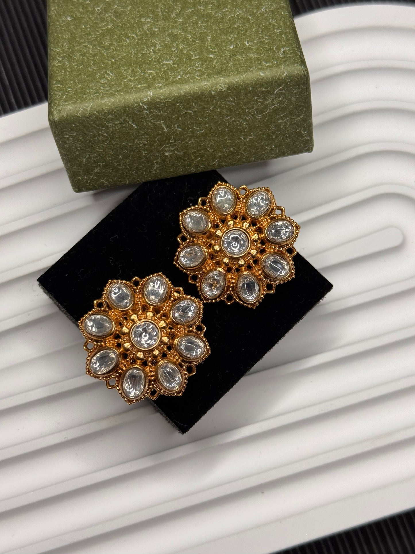 FMC645 - Stud Earrings