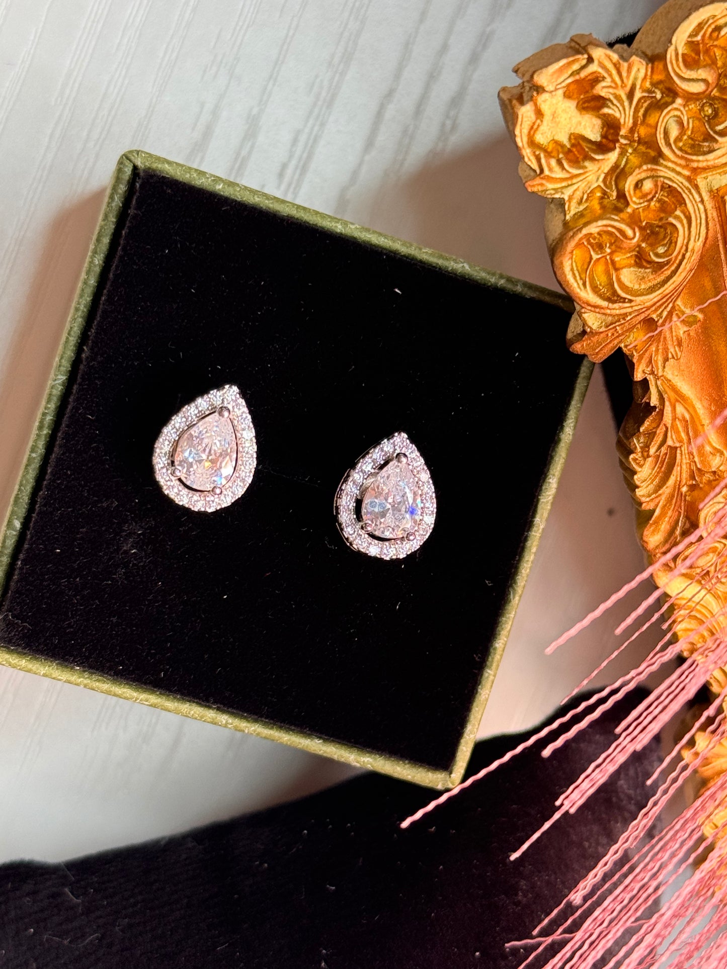 FMC345 - WGP Solitaire Style Studs