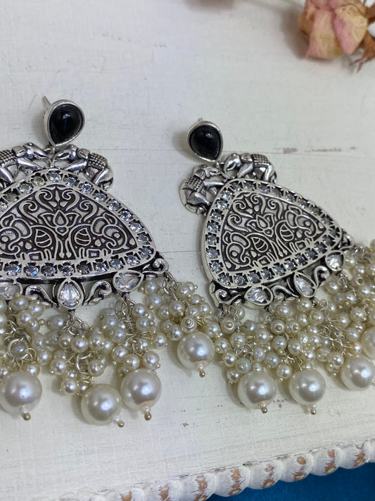 SAPAN - Uncut Kundan Earrings
