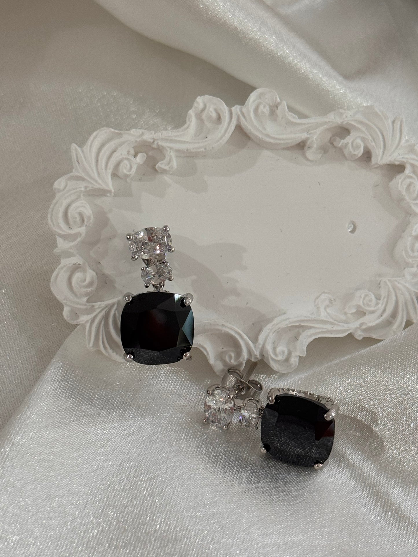 FMC943 - WGP Diamond Like Stud Earrings