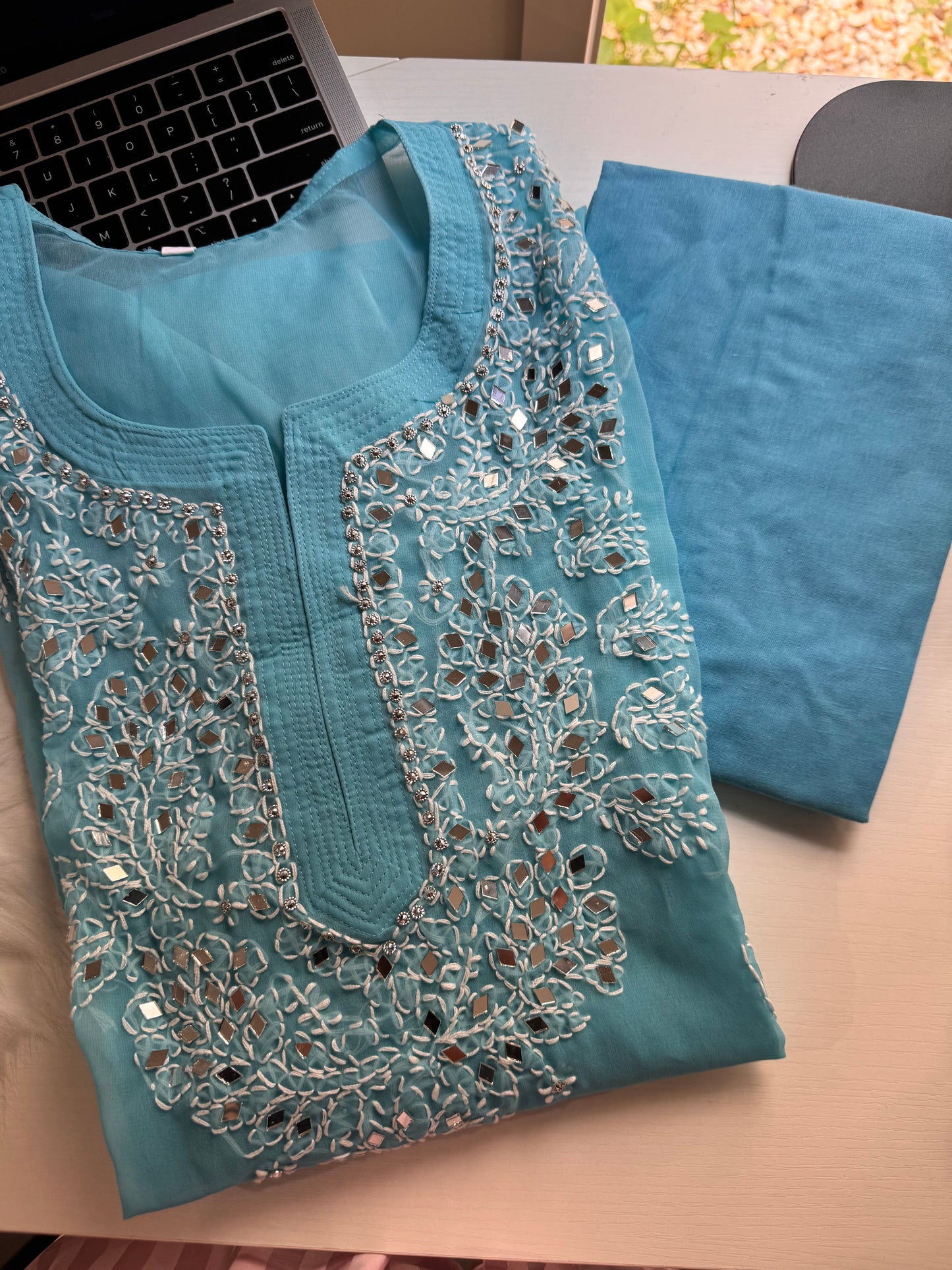 SB073 - Lucknowi Kurti