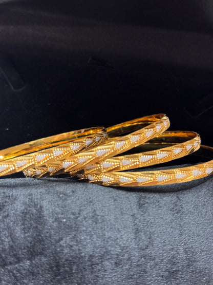 FMC2550 - Gold Foaming Bangles