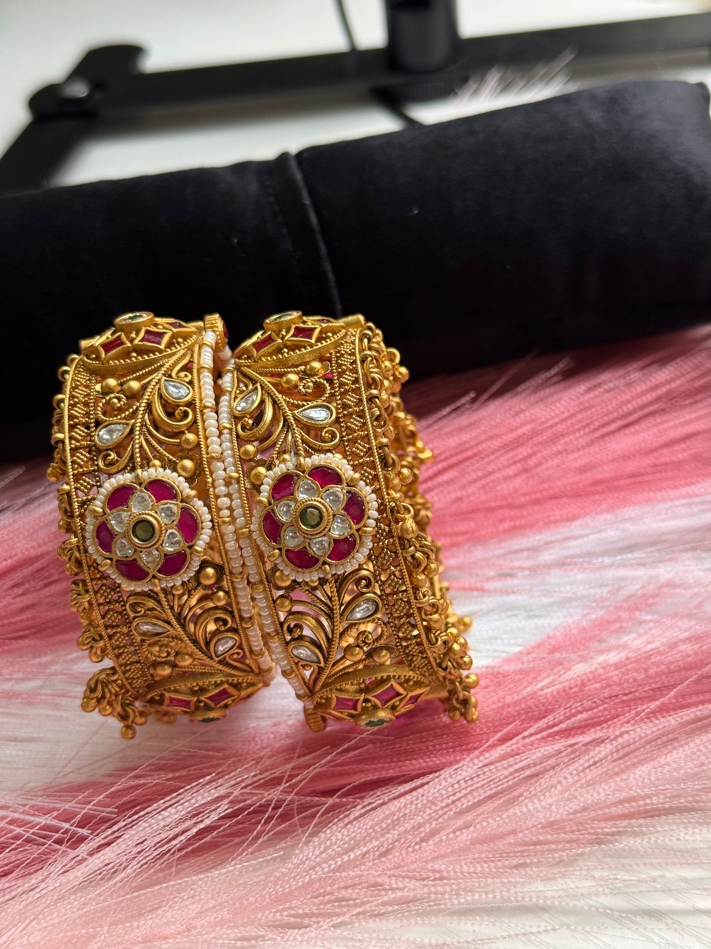 FMC2909 - Rajwada Style Pachi Kundan Kangan