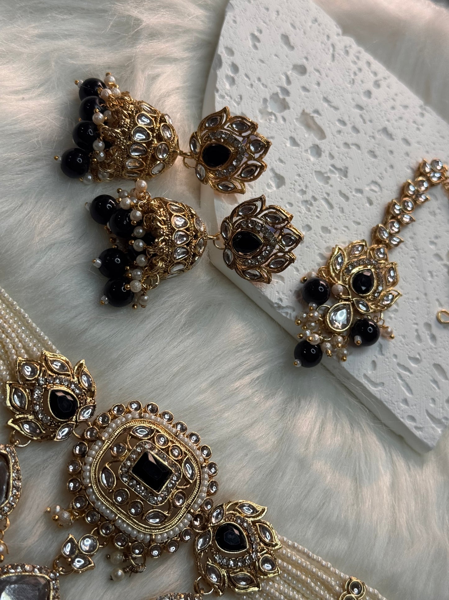 FMC525 - Kundan Chokar Necklace