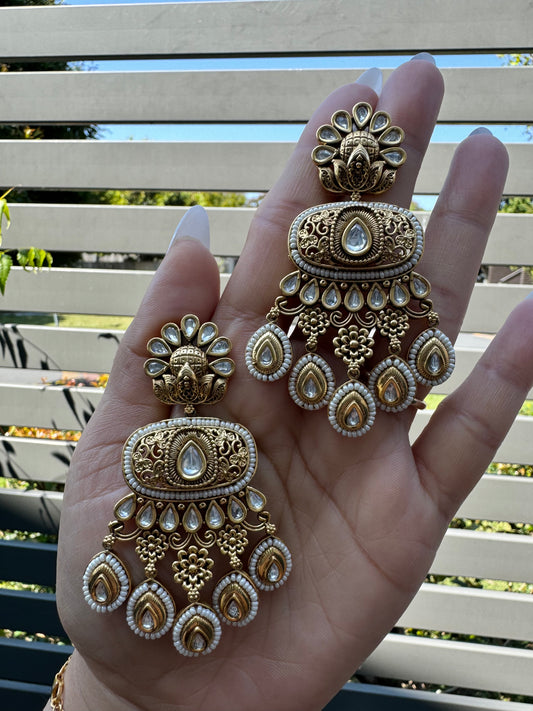 FMC1585 - Amarpali Uncut Earrings