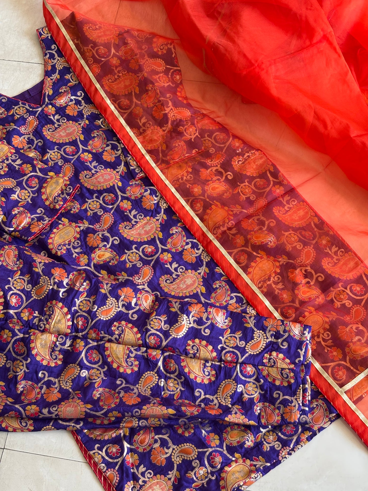 Kheen Khaab Suit Set.