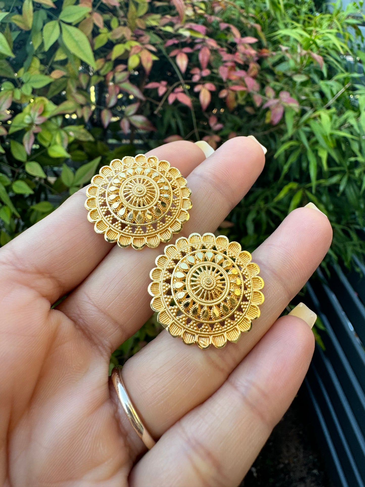 FMC101 - Gold plated stud earrings