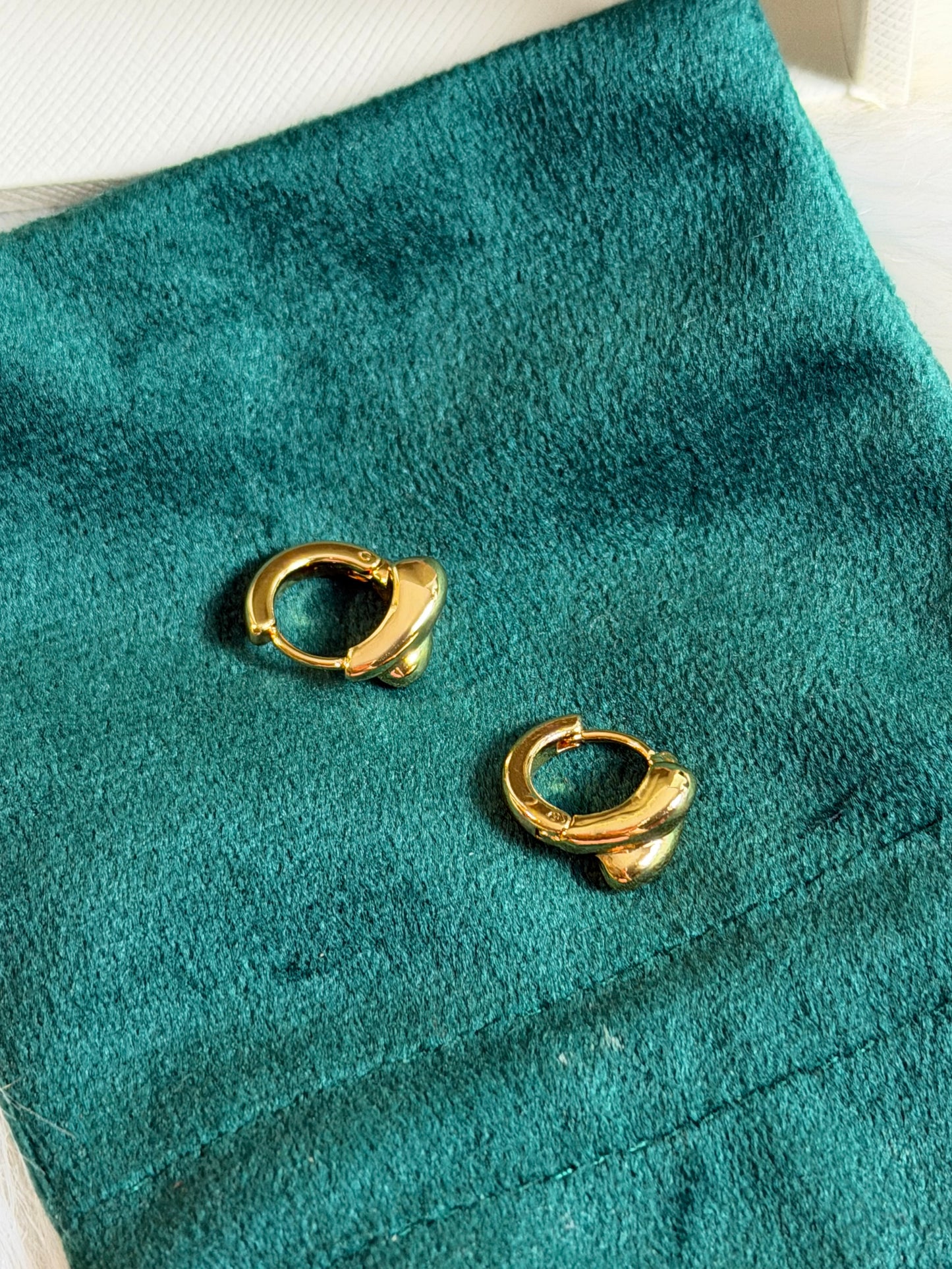 FMC511 - Gold Plated Hoops