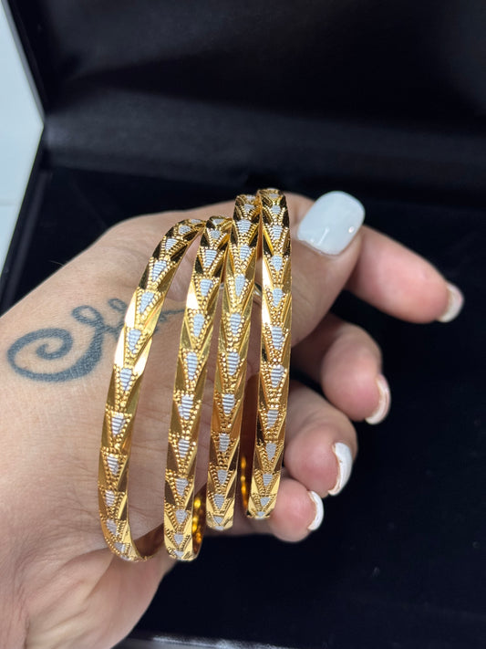 FMC2550 - Gold Foaming Bangles