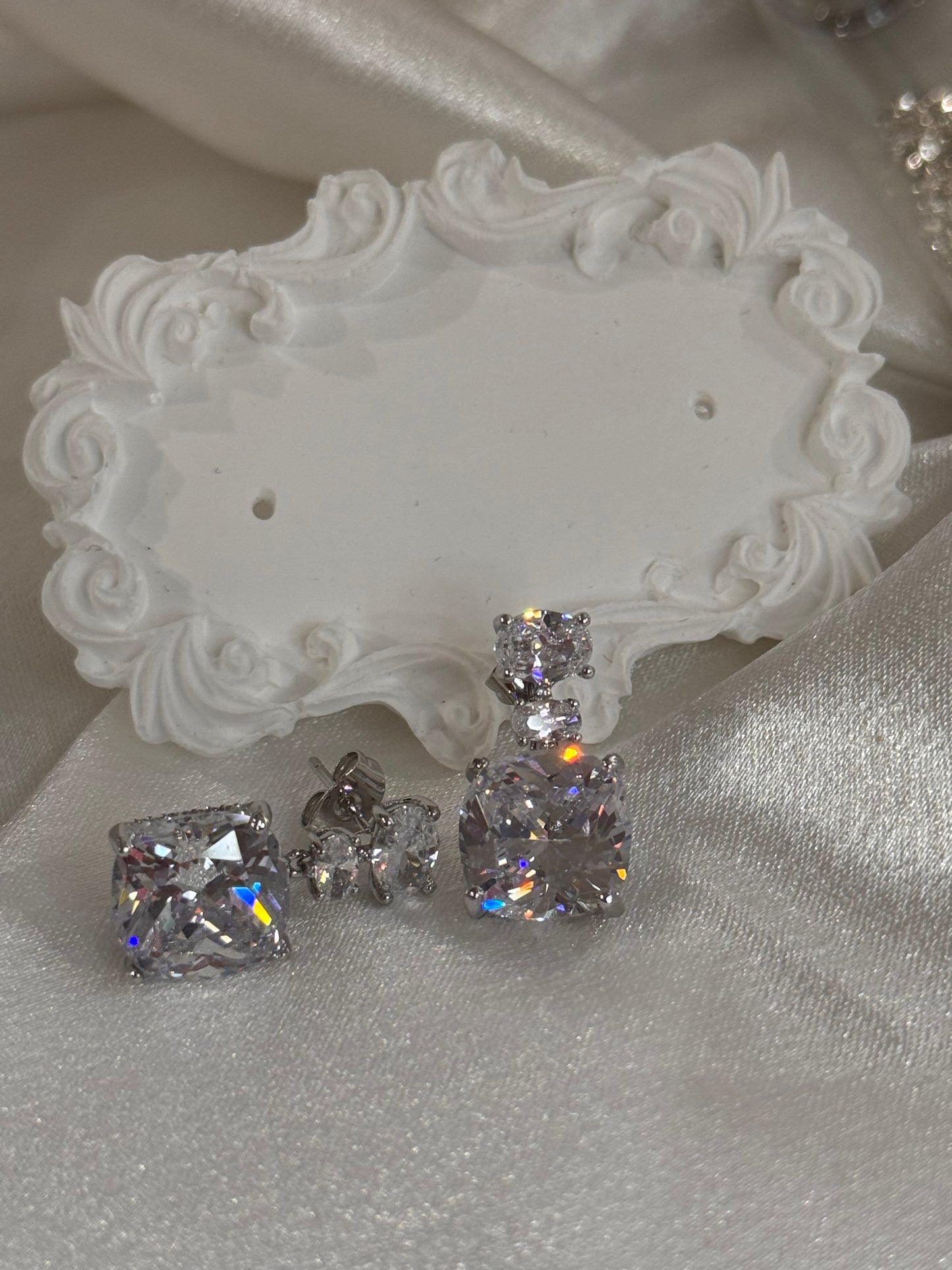 FMC943 - WGP Diamond Like Stud Earrings