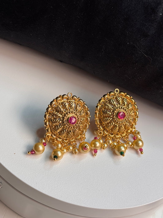 FMC705 - Antique Gold Plated Studs