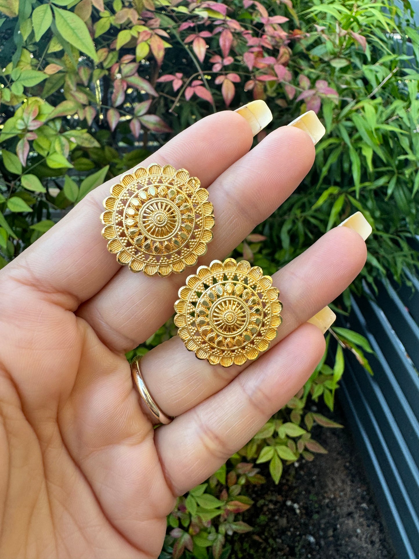 FMC101 - Gold plated stud earrings