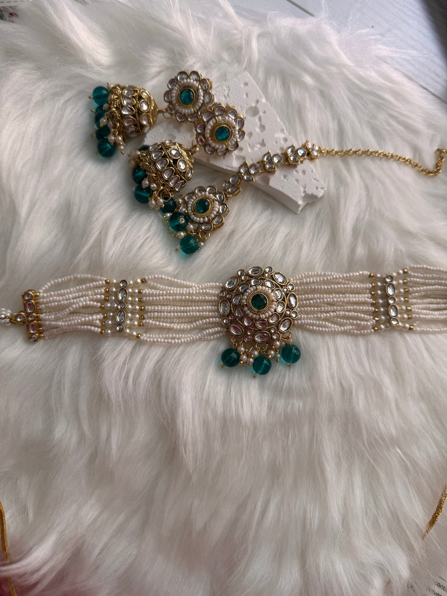 FMC425 - Kundan Chokar Necklace