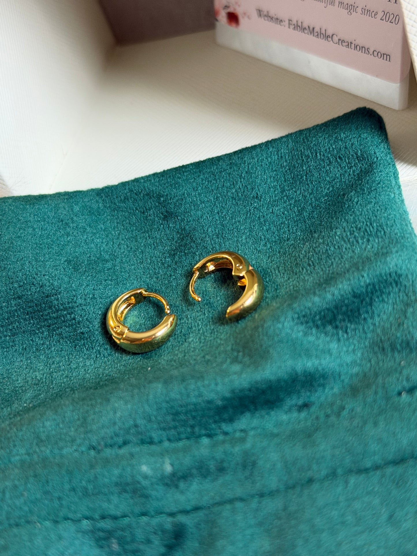 FMC510 - Gold Plated Hoops