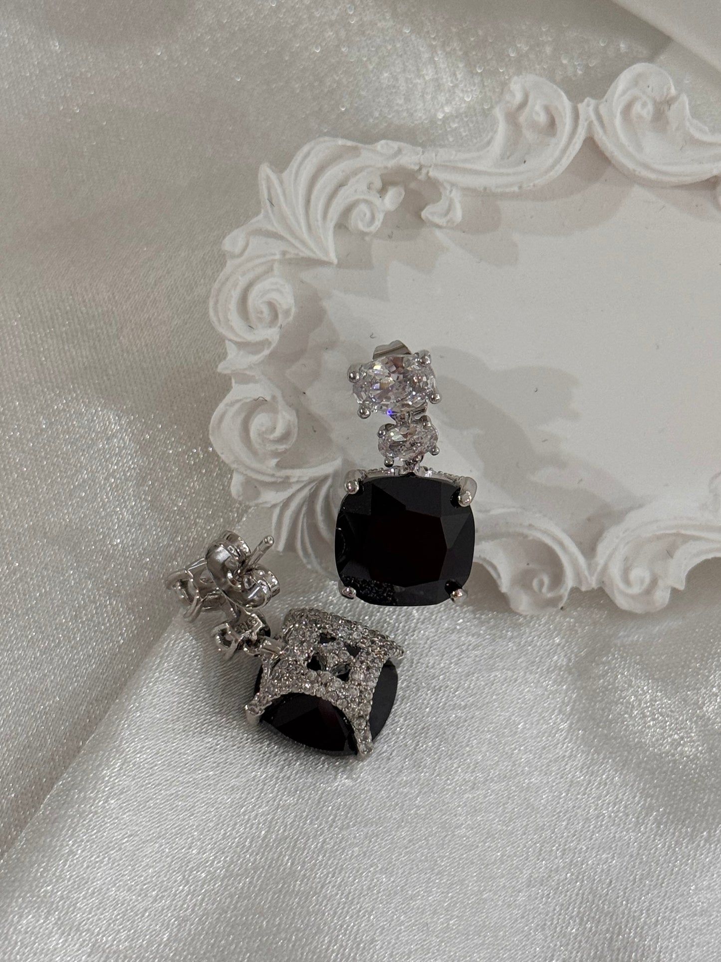 FMC943 - WGP Diamond Like Stud Earrings