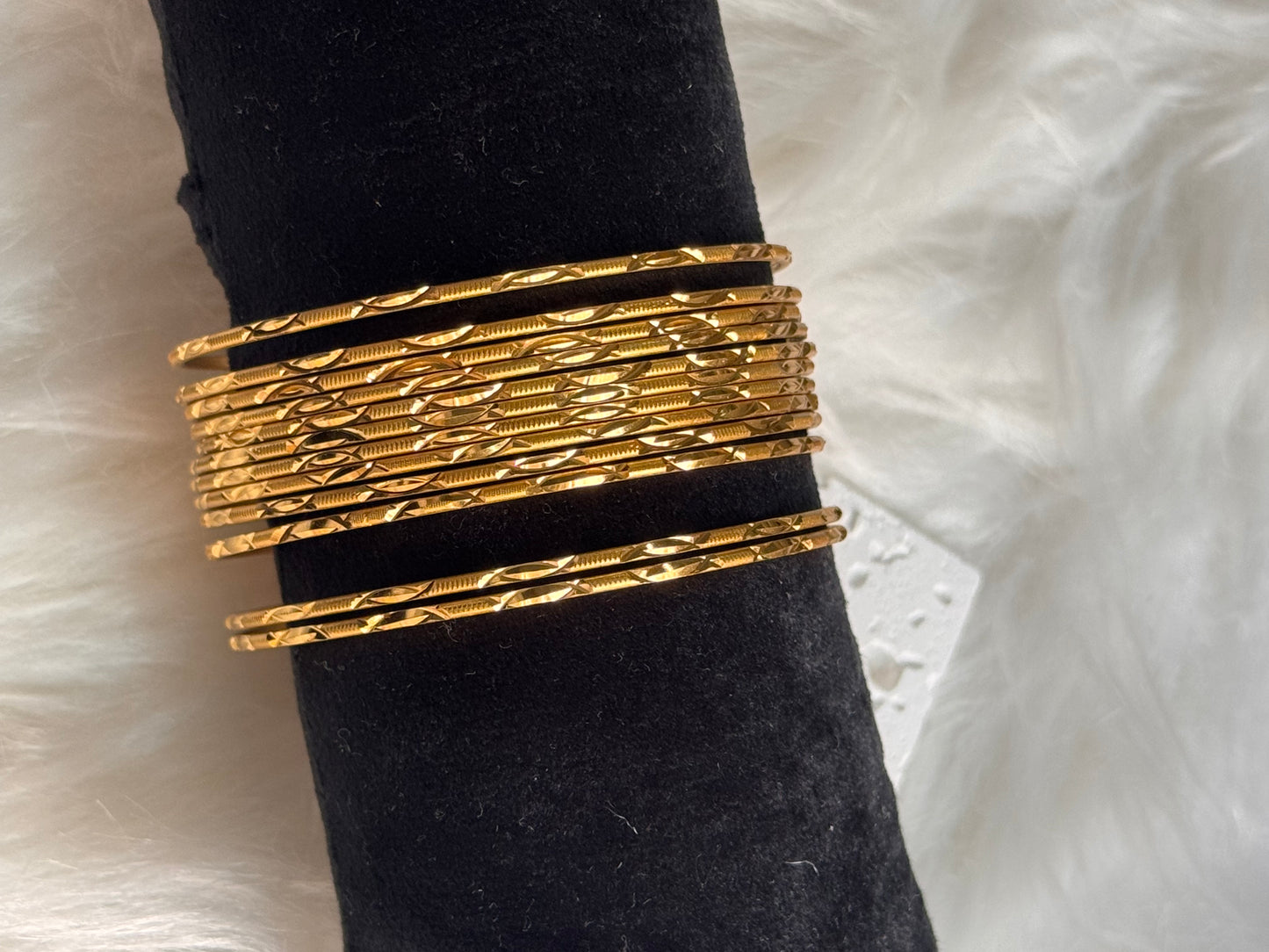 FMC2522 - Gold Foaming Bangles