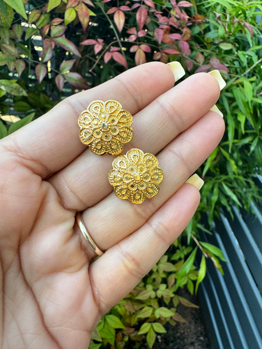 FMC079 - Gold plated stud earrings