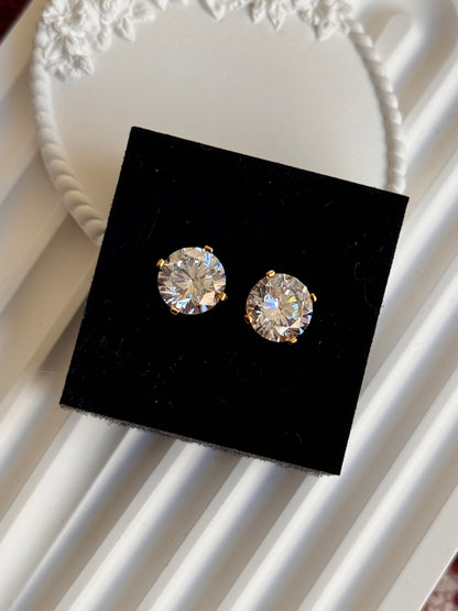 FMC501 - Solitaire Style Studs