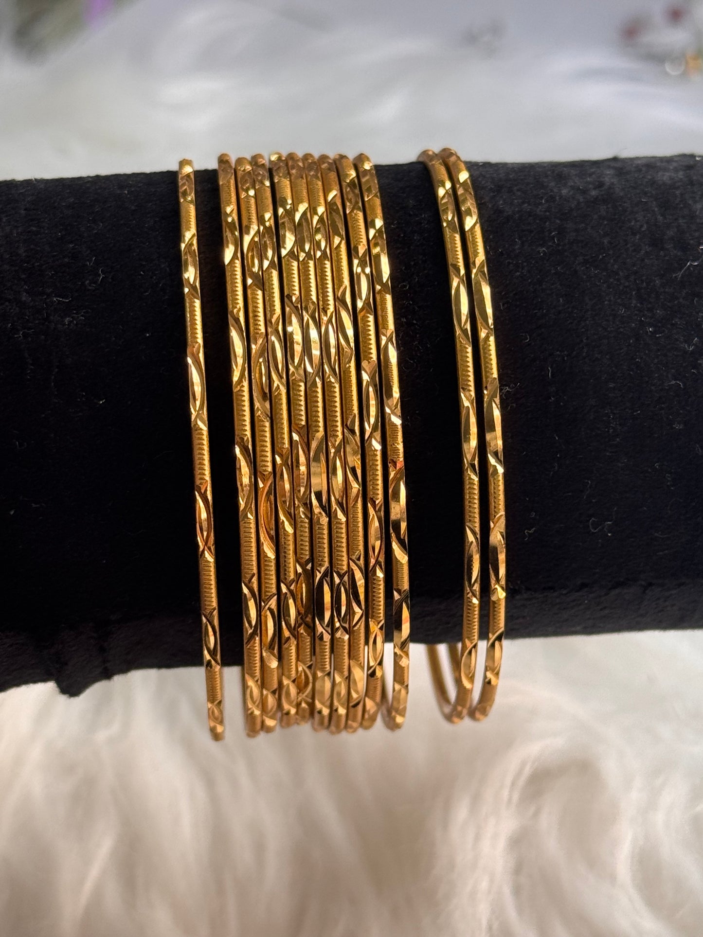 FMC2522 - Gold Foaming Bangles