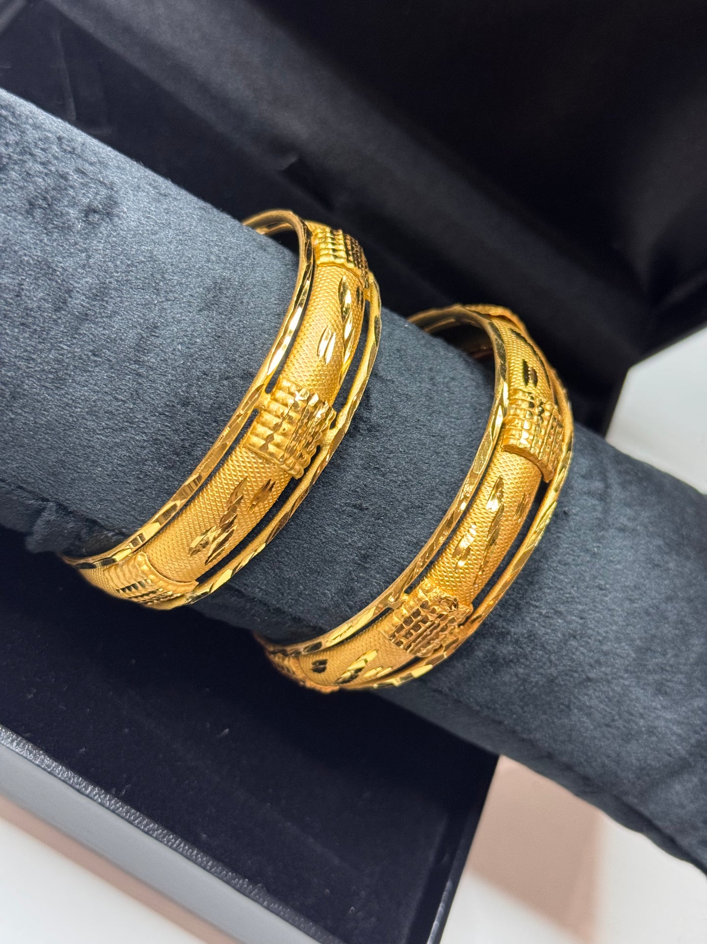 FMC2520 - Gold Foaming Kangan