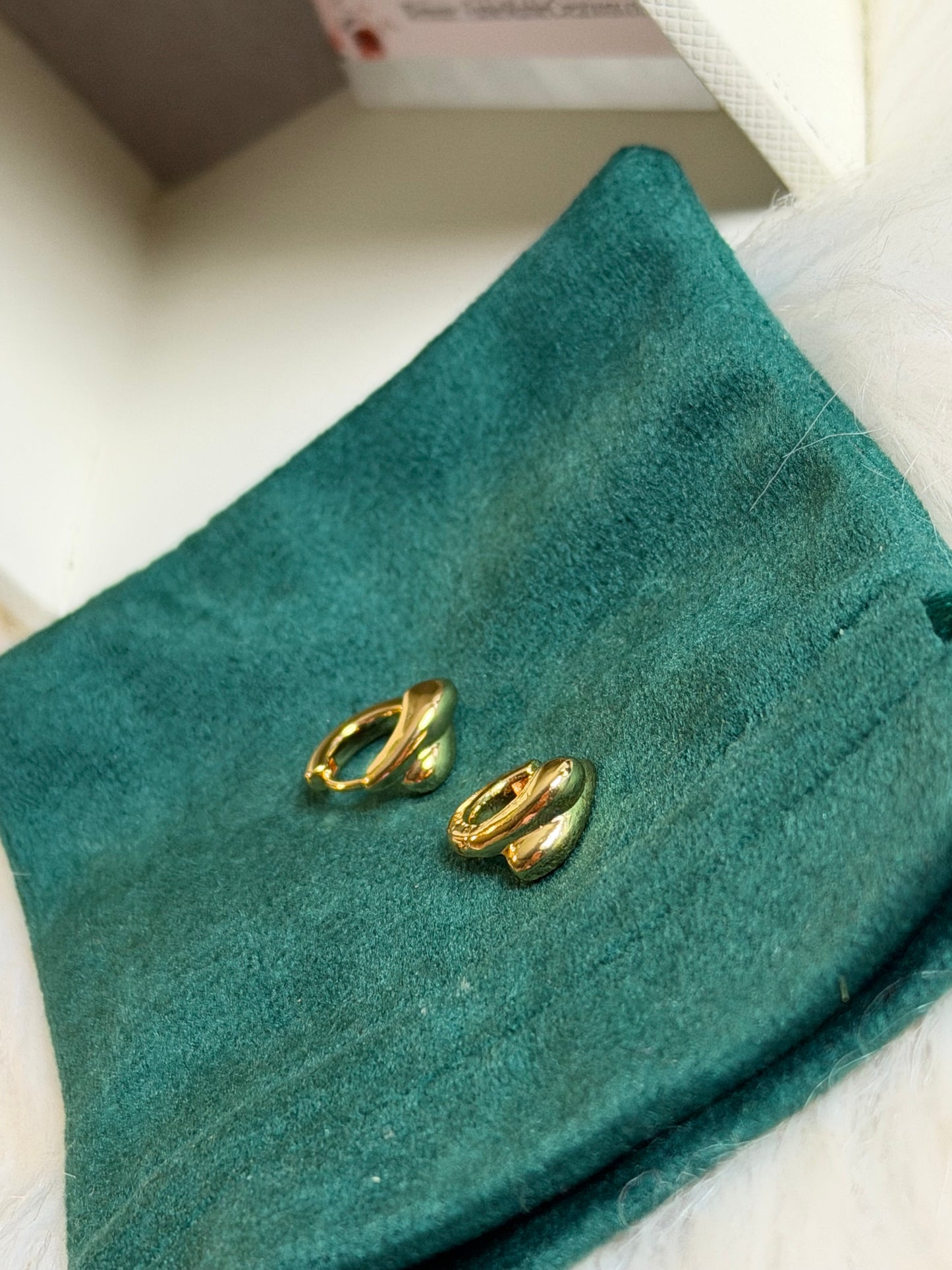 FMC511 - Gold Plated Hoops
