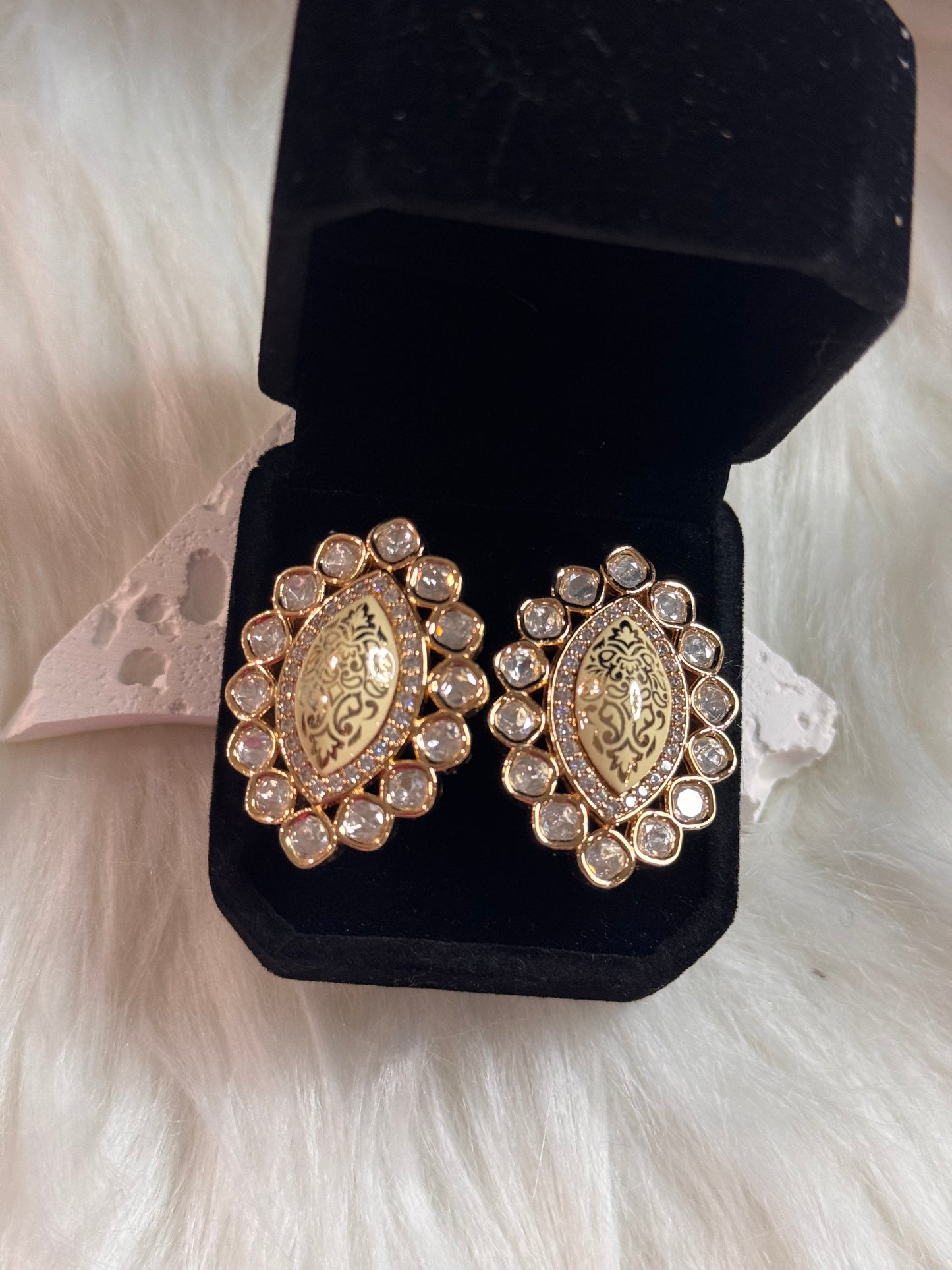 FMC864 - Uncut Kundan Stud Earrings