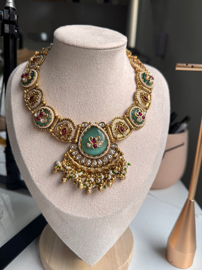 FMC2980 - Heritage Necklace Set