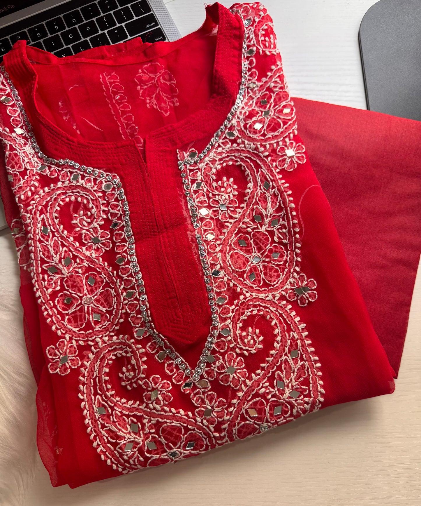 SB075 - Lucknowi Kurti