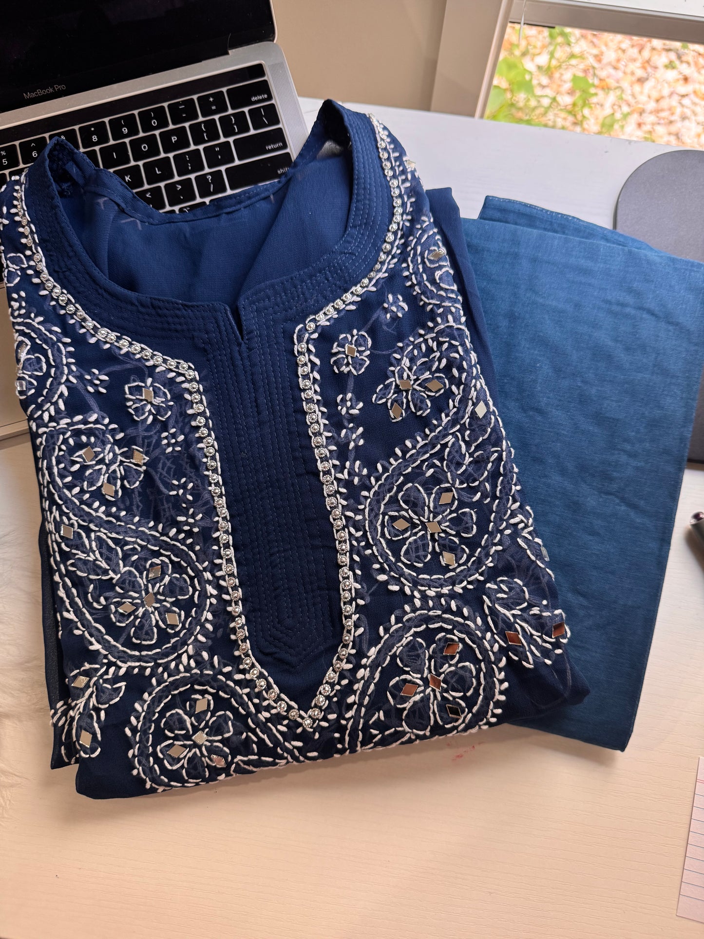 SB071 - Lucknowi Kurti