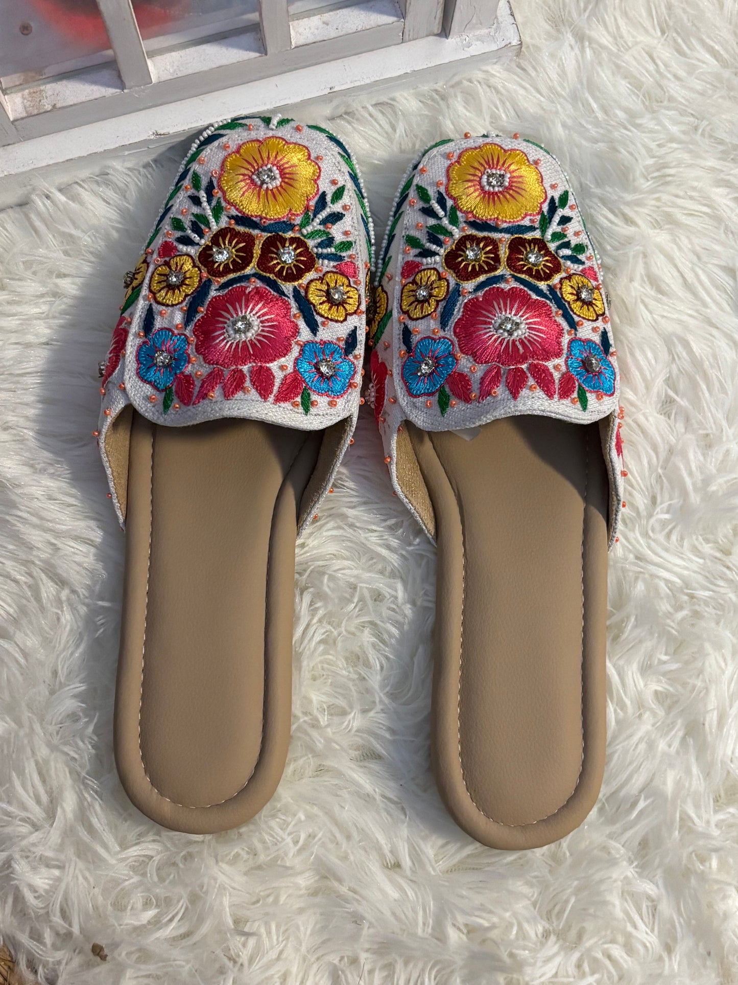 FMC4001 - Hand Embroidered Heels (short)