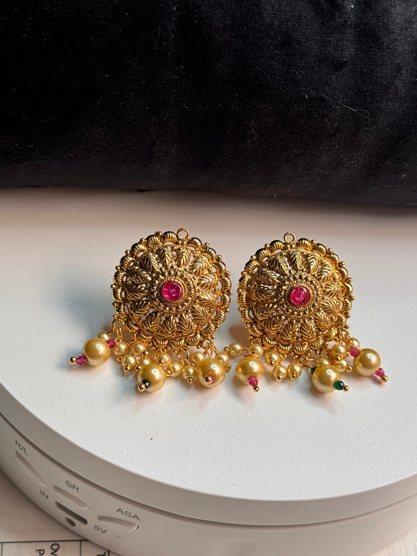 FMC705 - Antique Gold Plated Studs