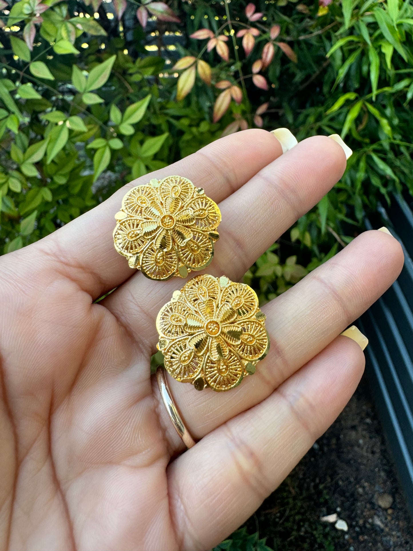 FMC095 - Gold plated stud earrings