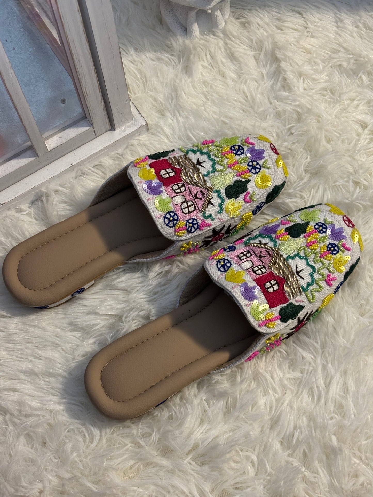 FMC4002 - Hand Embroidered Heels (short)