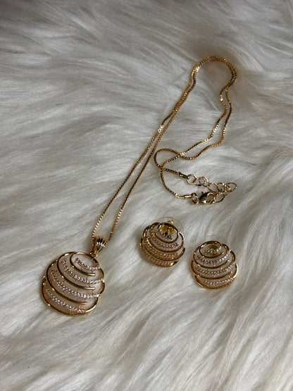 FMC984 - Tanishq Style Pendant Set