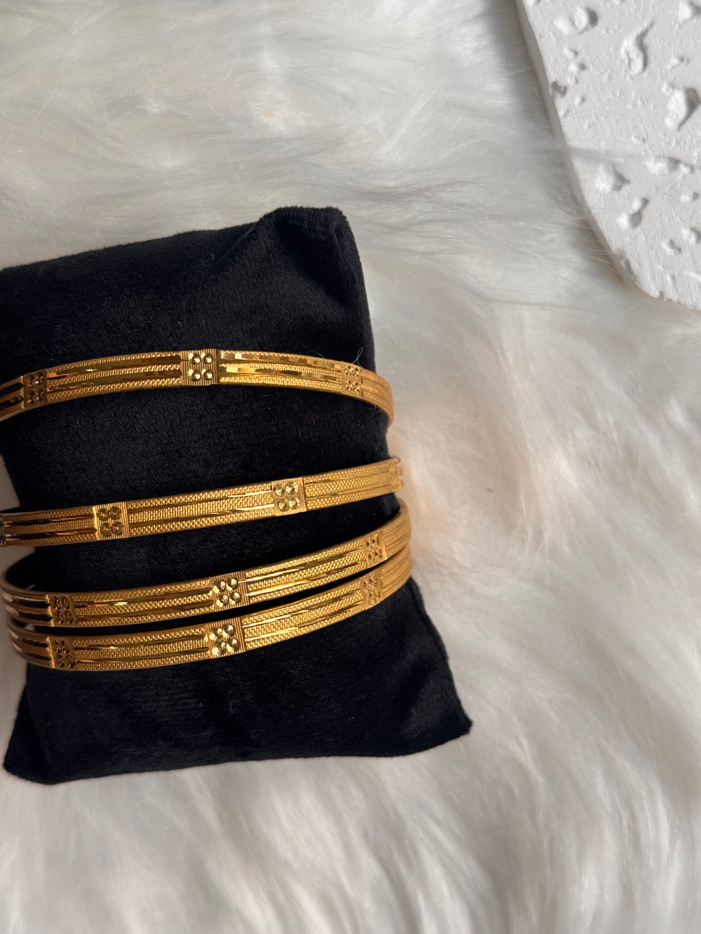 FMC2793 - Gold Foaming Kangan