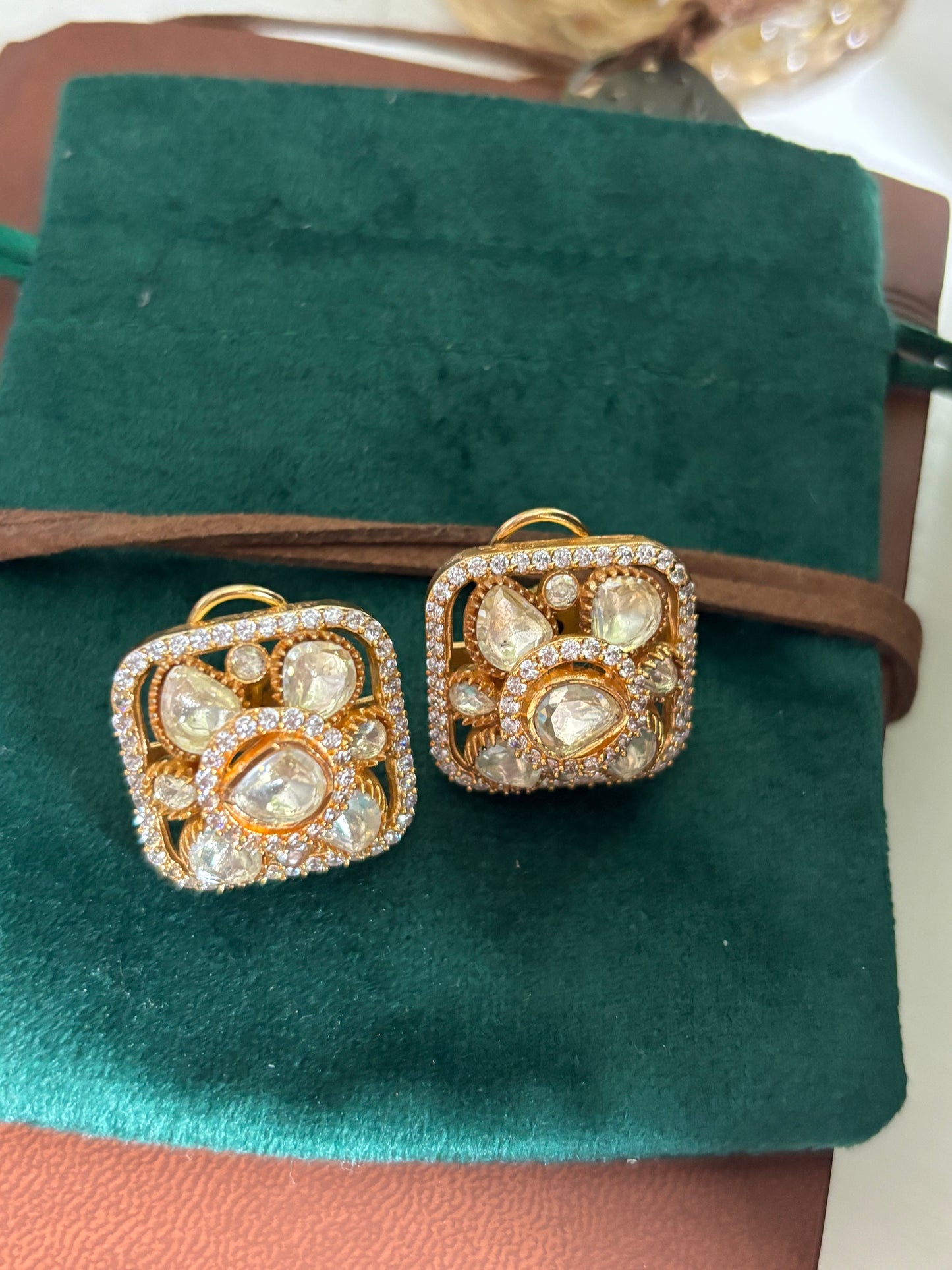 FMC1225 - 22 Carat Gold Plated Stud Earrings