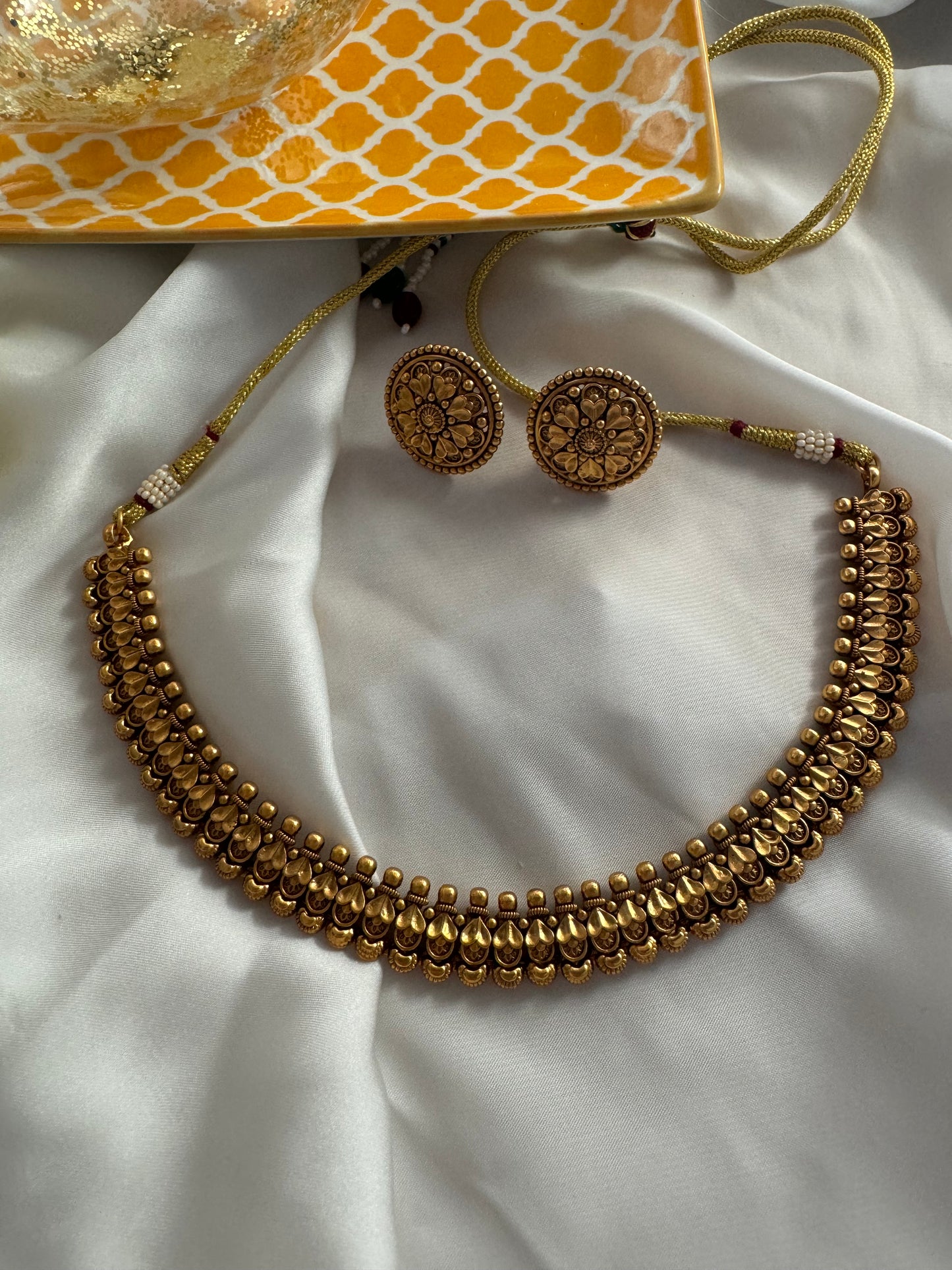 FMC1040 - Antique Golden Necklace